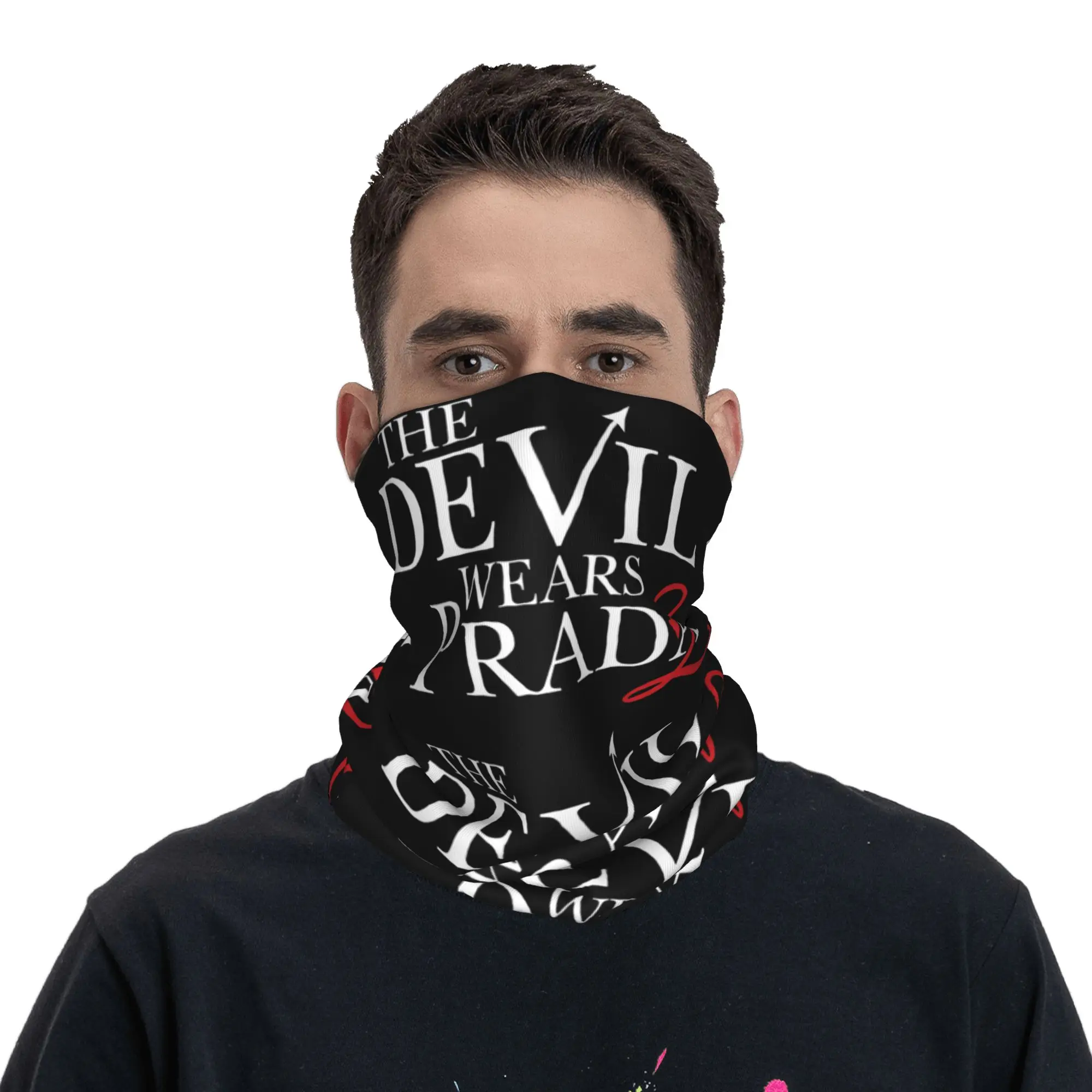 Nieuwe Komediefilm The Devil W - Neck Warmer Tube recensie en prijs