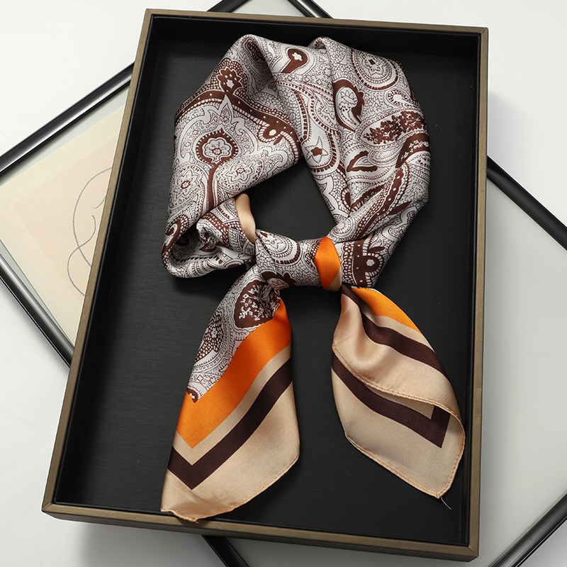 Luxe Lente Zijden Sjaal Vrouwe - Silk Tie Striped recensie en prijs