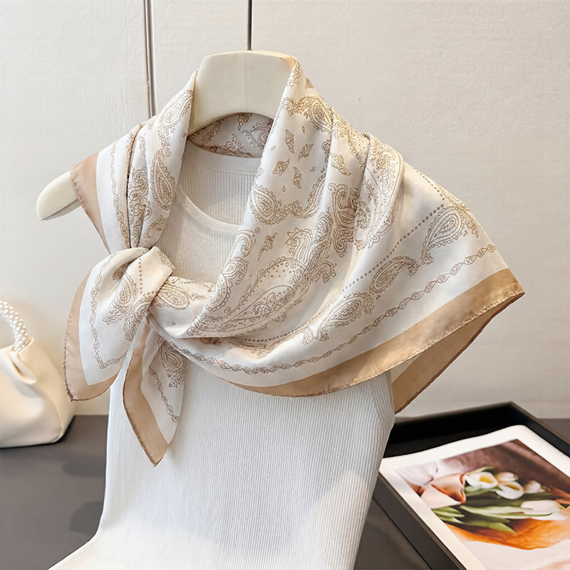 Vintage beige paisley print vi - Scarf Silk Square recensie en prijs